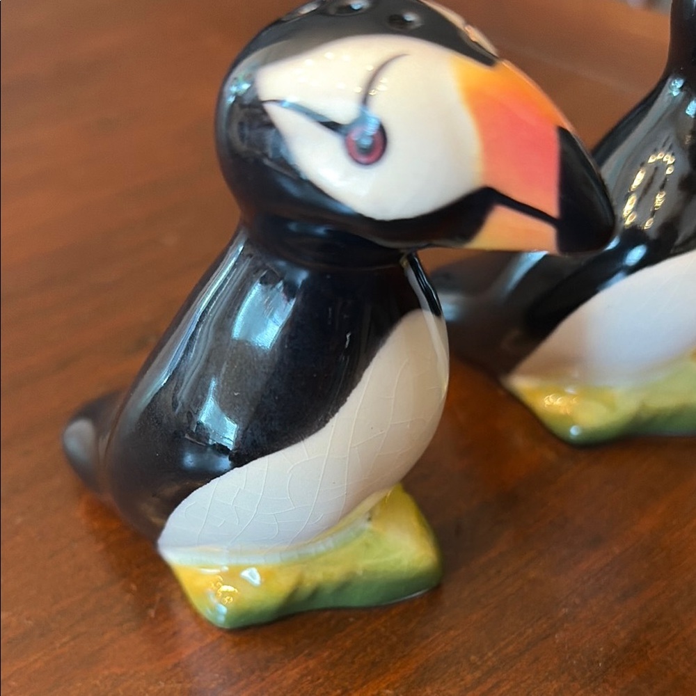 Ceramic Puffin Salt and Pepper Shaker Set - Black, White & Orange new - Picture 2 of 9